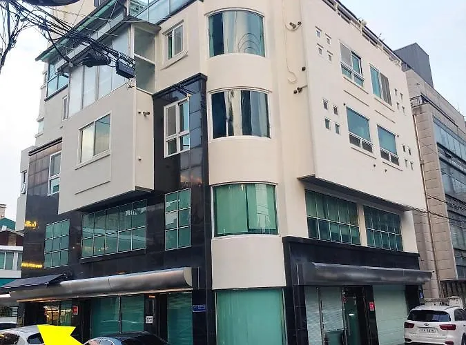 Гостевой дом Dolma Hongdae 2*