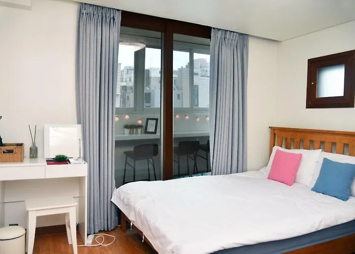 Dolma Hongdae Гостевой дом 2*